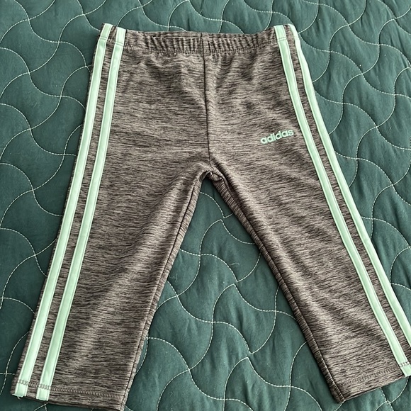 Adidas Sporty capri pant - charcoal grey and mint stripe - Picture 5 of 5